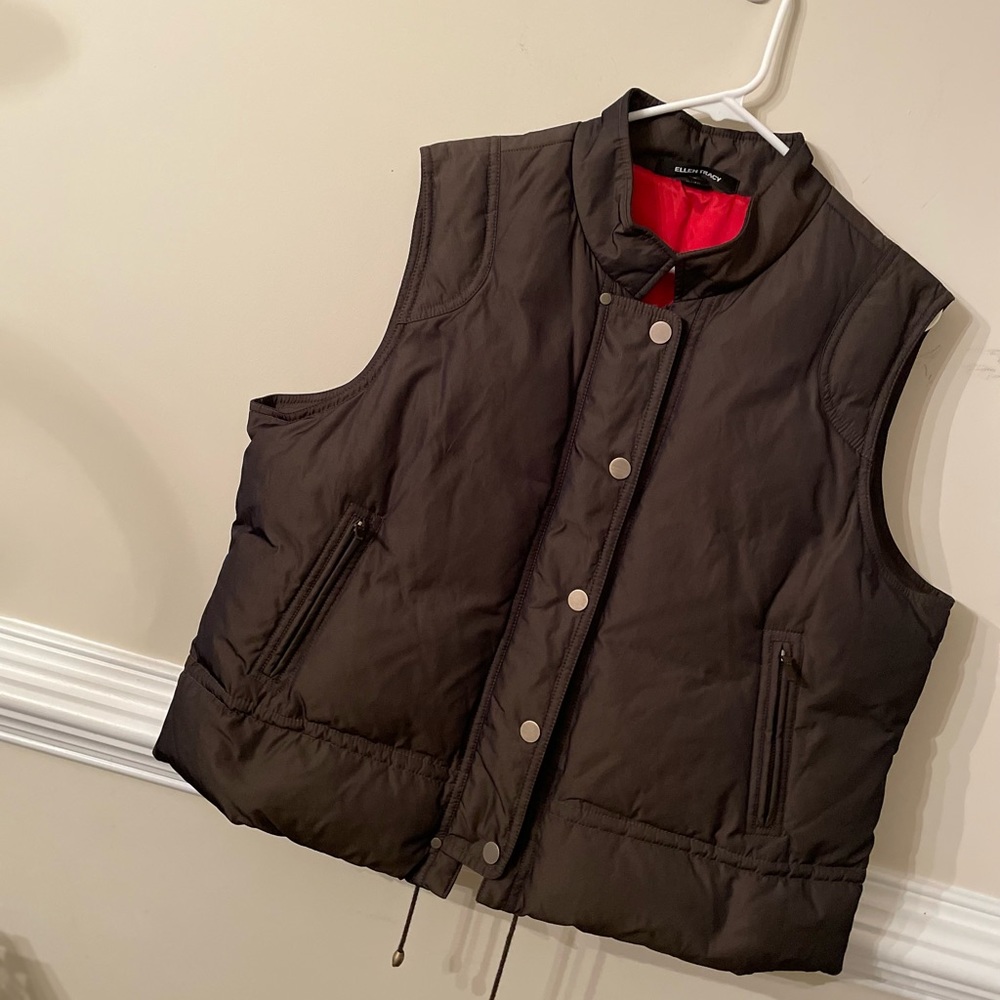 Ellen Tracy green puffer vest - Picture 2 of 4